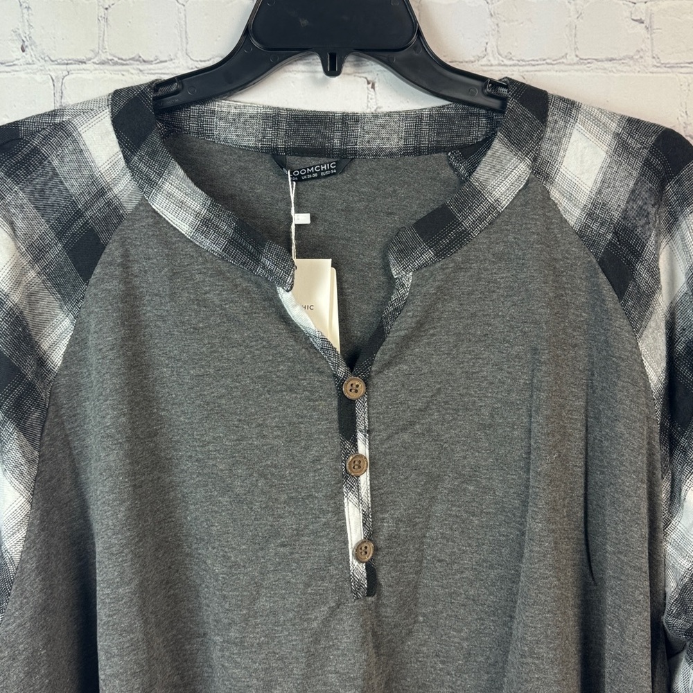 BloomChic Black and Gray Plaid Sleeve Henley Top Plus Size 2X - Picture 5 of 7